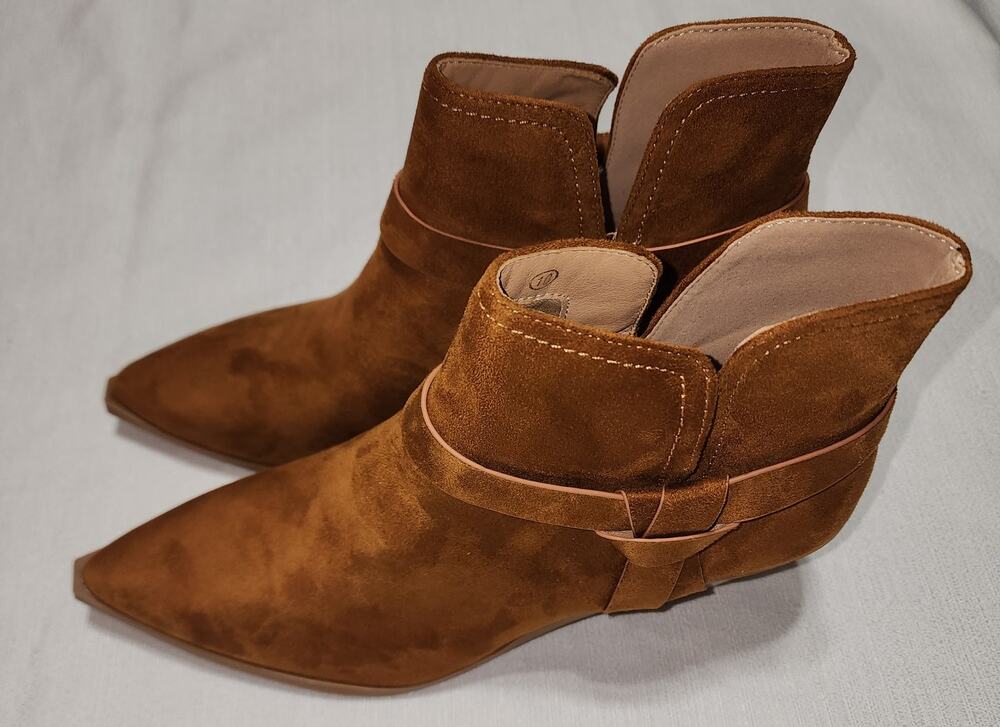Ankle boots size 10 brown unknown brand